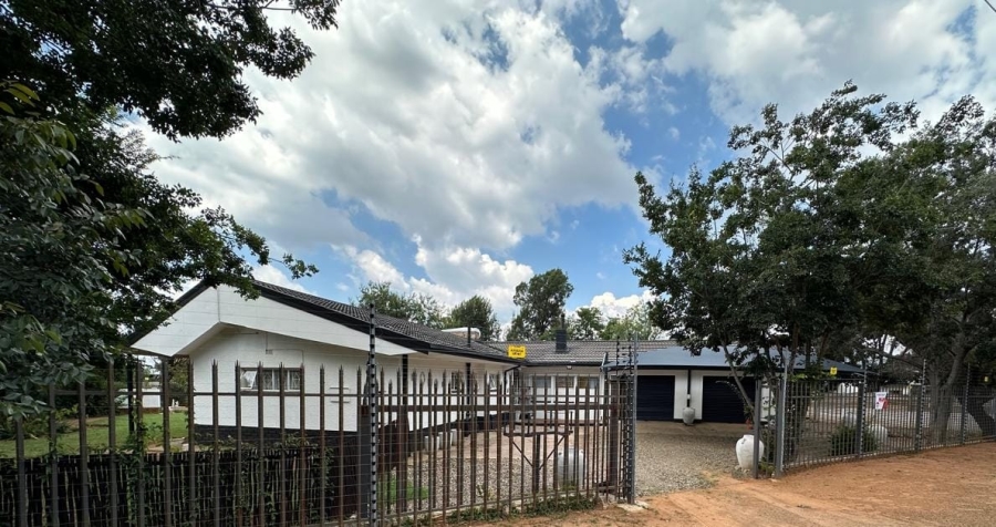 3 Bedroom Property for Sale in Wolmaransstad North West